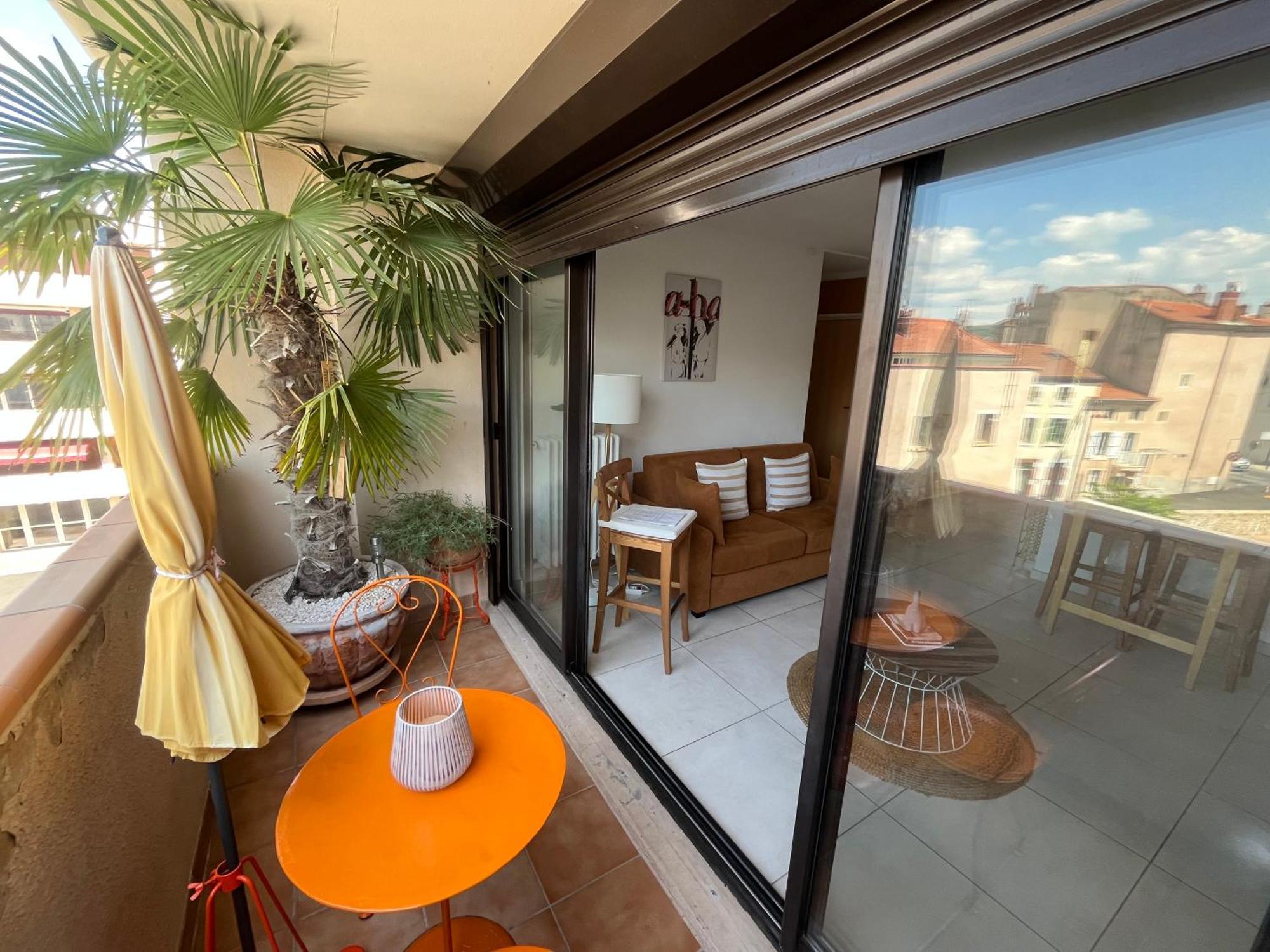 L'Appartement Du Bonheur - Au Coeur Des Volcans D'Auvergne Sur La Route Du Sud Issoire Exterior foto
